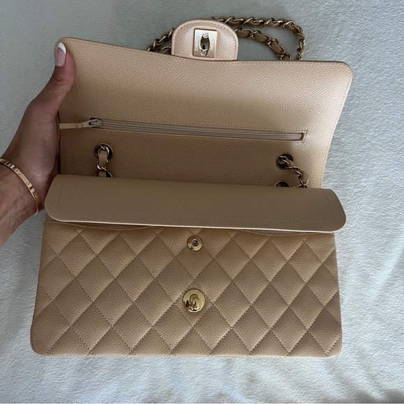 Chanel Medium Classic Beige - Microchip - Picture 9 of 11